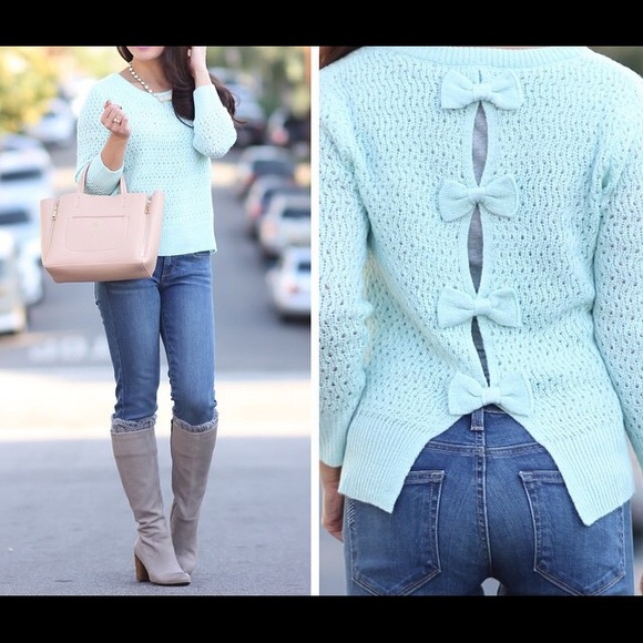 NWOT Delias XS mint bow back sweater