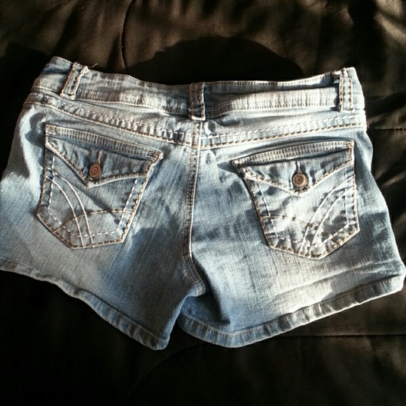 7/8 light blue shorts