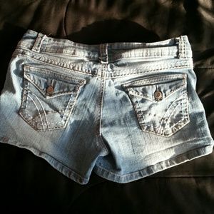 7/8 light blue shorts