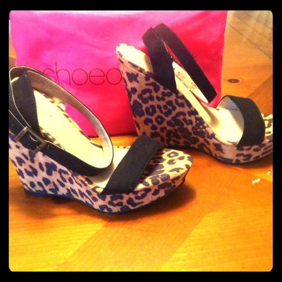 Leopard and black wedge 8 1/2