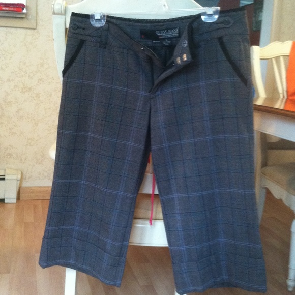 Guess? Capri length dress pant. Size 30