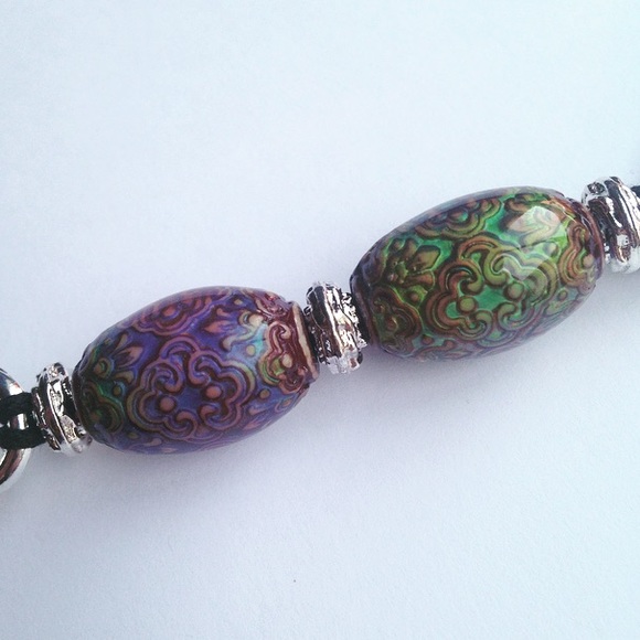 Moody Zipper Pull - Picture 2 of 4