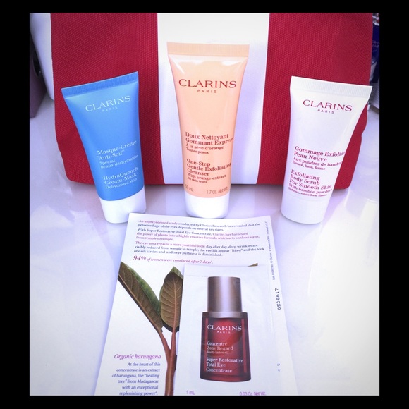 Clarins cleansing and mask set with carrying bag - Picture 1 of 4