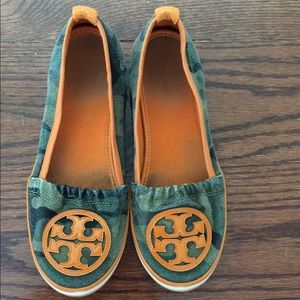 Tory Burch Camo Flats/Slip on sneaker