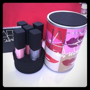 ⛔️sold⛔️Nars Kiss LargerThan Life Lip Gloss