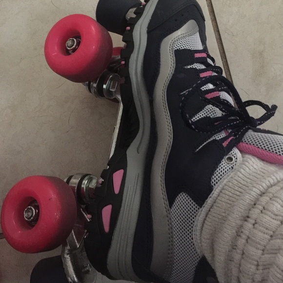 Sketchers sneaker roller skates