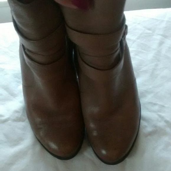 Camel boots with heel and buckles - Picture 3 of 4