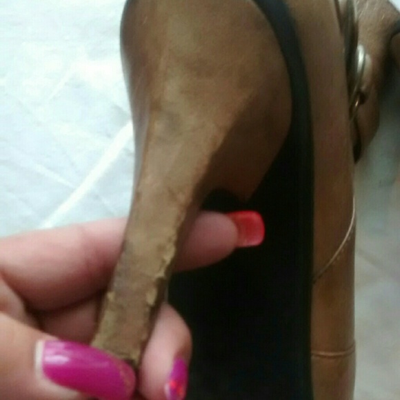 Camel boots with heel and buckles - Picture 4 of 4