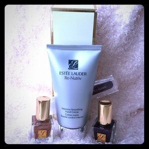 ⛔️Sold⛔️Estée Lauder Hand cream nail color gift