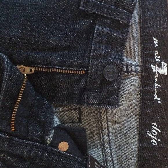 SEVEN FOR ALL MANKIND - Picture 2 of 3