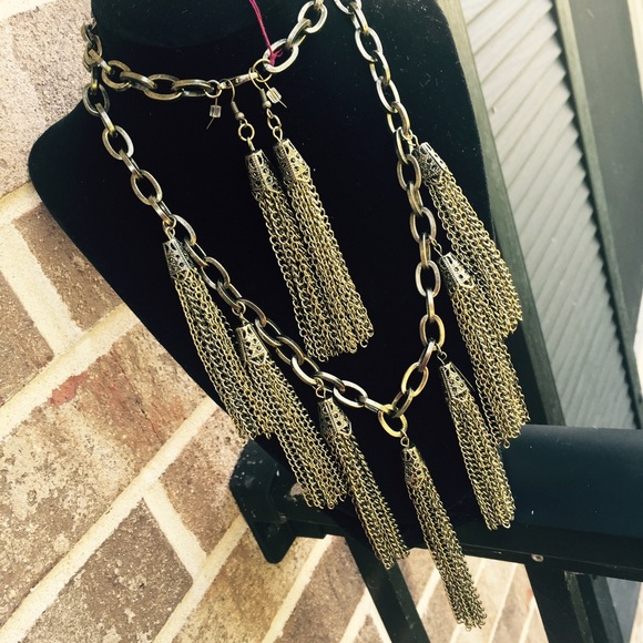 Necklace w/ Matching Earrings