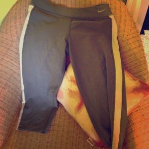 Gray crop Nike leggings