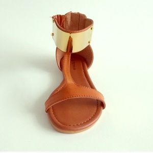 NWT Tan and gold sandals