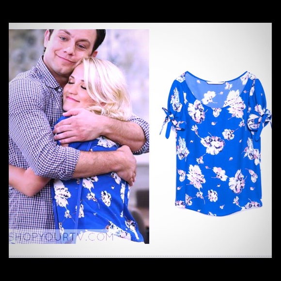 Zara blue floral top