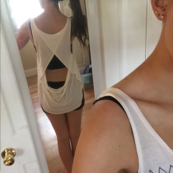 Open Back - Picture 3 of 4