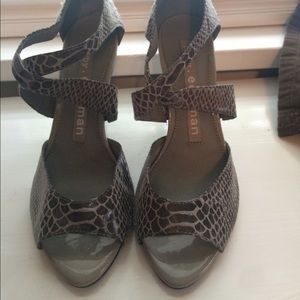 Libby Edelman snakeskin heels