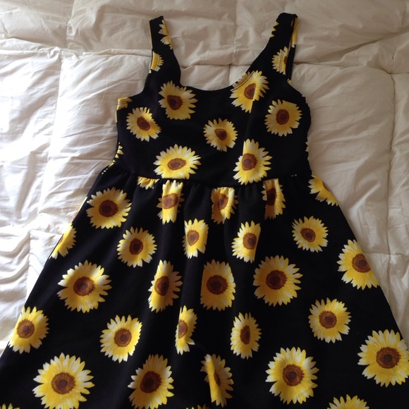 La vie Dresses & Skirts - Sunflower summer dress