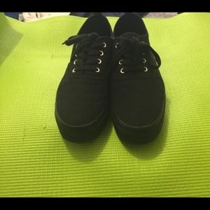Black creepers