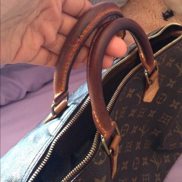 Louis Vuitton Speedy used &needs to be cleaned - Picture 3 of 4