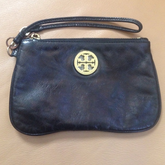 Tory burch black wristlet