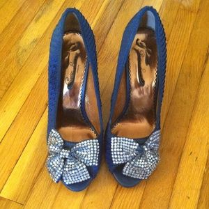 Poetic license blue bow heels