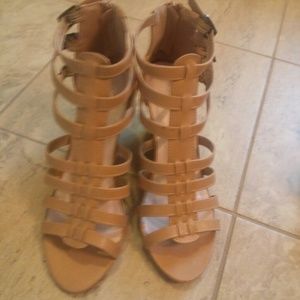New never worn wedges size 10