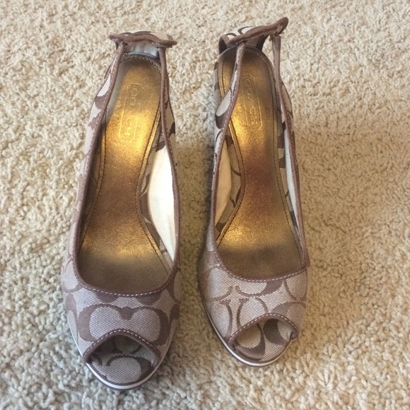 Coach wedges