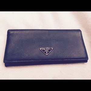 Prada authentic  vintage wallet!!!💕