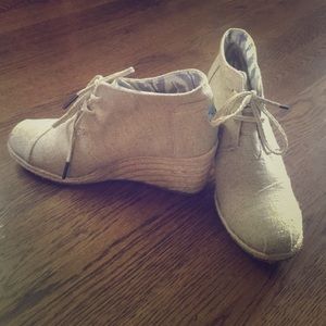Like new TOMS Wedge Booties