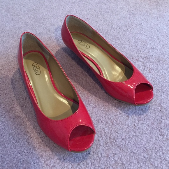 HP❤️❤️ Chic Red patent peep toe  mid-heels
