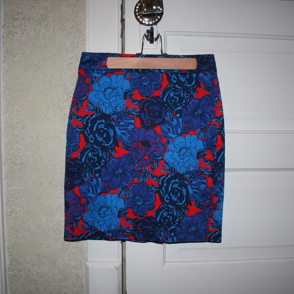 Ann Taylor rose print skirt - Picture 1 of 2