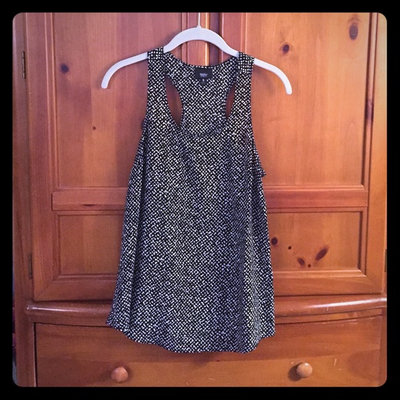 Missimo Razorback Black and White tank