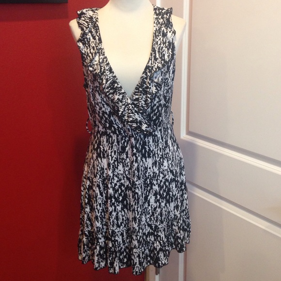 B&W printed surplice style dress