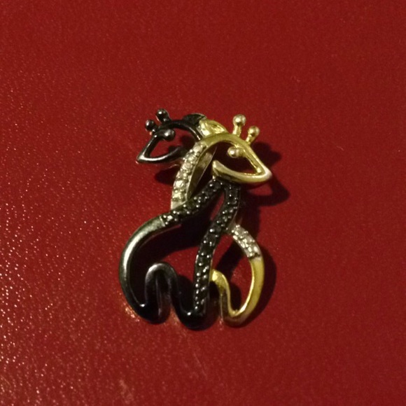 Ross Simons 14k gold giraffe best friend necklace