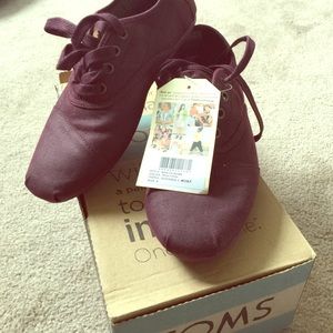 New Toms Cordones Shoes size 8