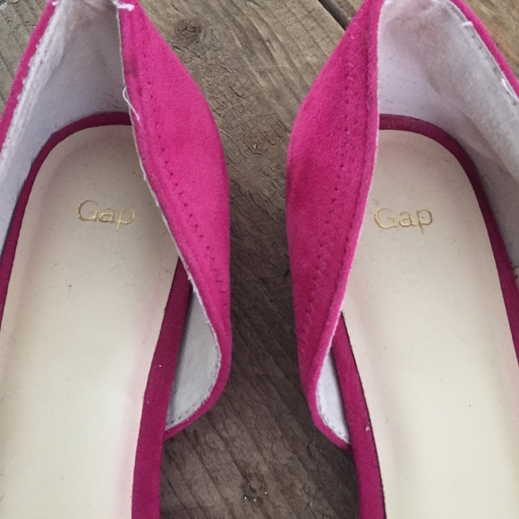 Pointed Toe Flats - Picture 3 of 4
