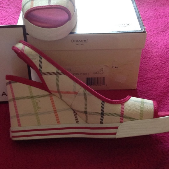 (SOLD)New in its original box COACH open toes shoe - Picture 3 of 3