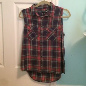 Plaid sleeveless top