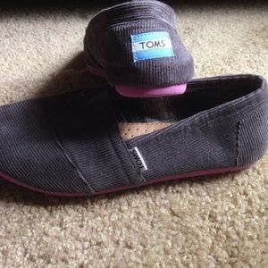 Toms