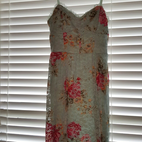 Lacy flower mint dress