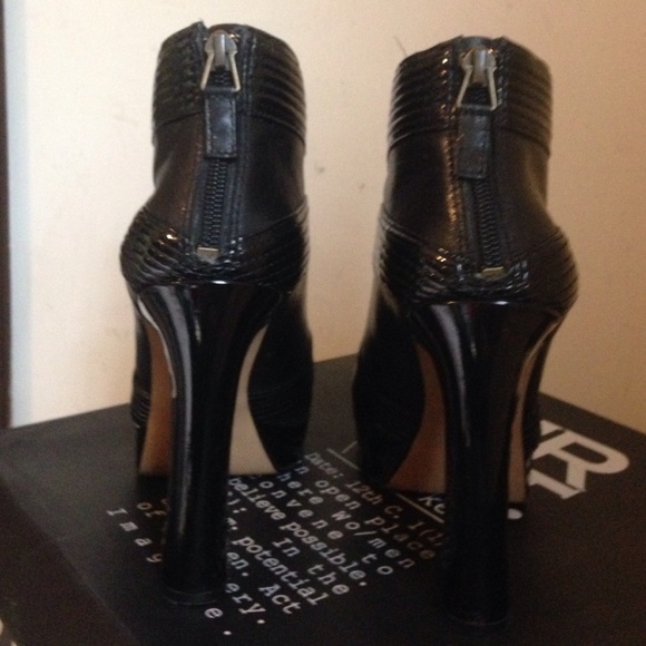 Sculpted Patent Bootie - Picture 4 of 4