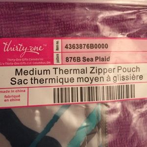 ThirtyOne medium zipper pouch