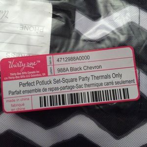 ThirtyOne perfect potluck and chevron pouch bundle