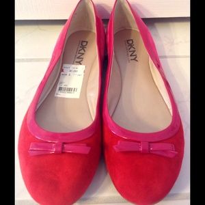 DKNY PINK&RED FLATS