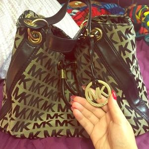 MK signature shoulder bag 😱😱🎀
