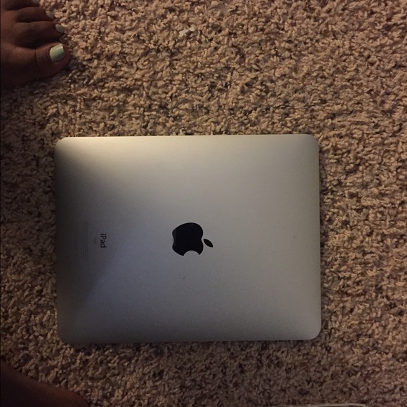 1st generation iPad - Picture 2 of 2