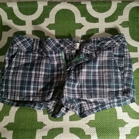 Size 5/6 aeropostale plaid shorts
