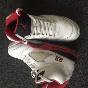 Air Jordan 5 "Fire Red"