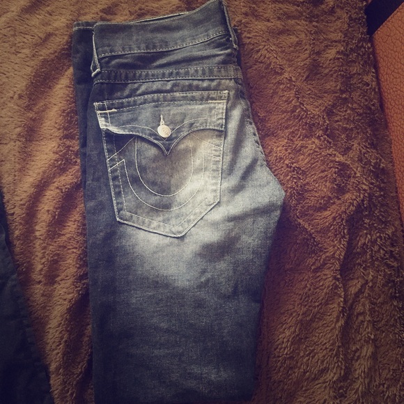 Size 28 Trues . 110% Authentic , low Price . - Picture 1 of 1
