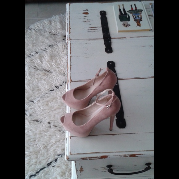 Flash Sale ⚡ Breckelles  Blush Peep Toe Mary Janes